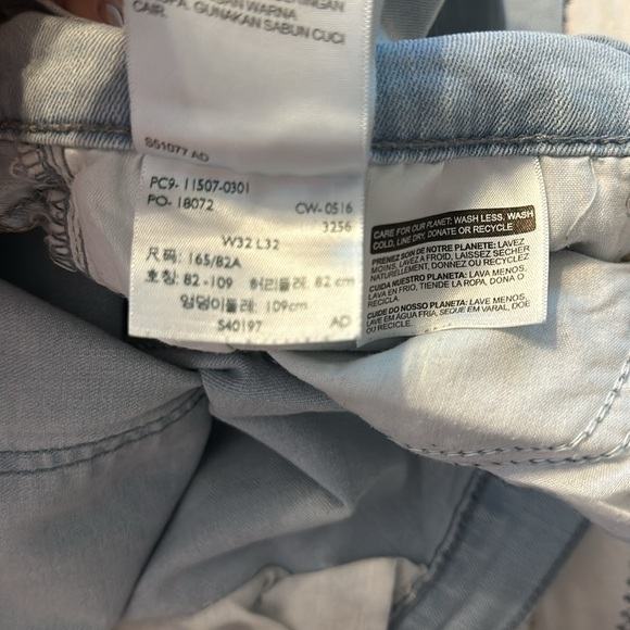 Women’s Levi 524 Skinny Mid Rise Light Wash Jean Sz 32 x 32 ( 14 size ) - Picture 5 of 7